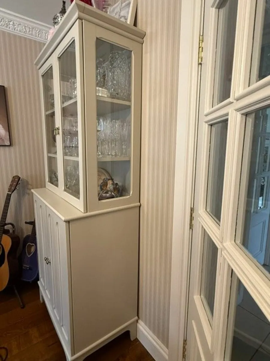 Elegant Display Cabinet - Image 4