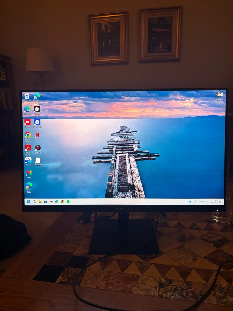 HP OMEN 24’ gaming monitor - Image 1