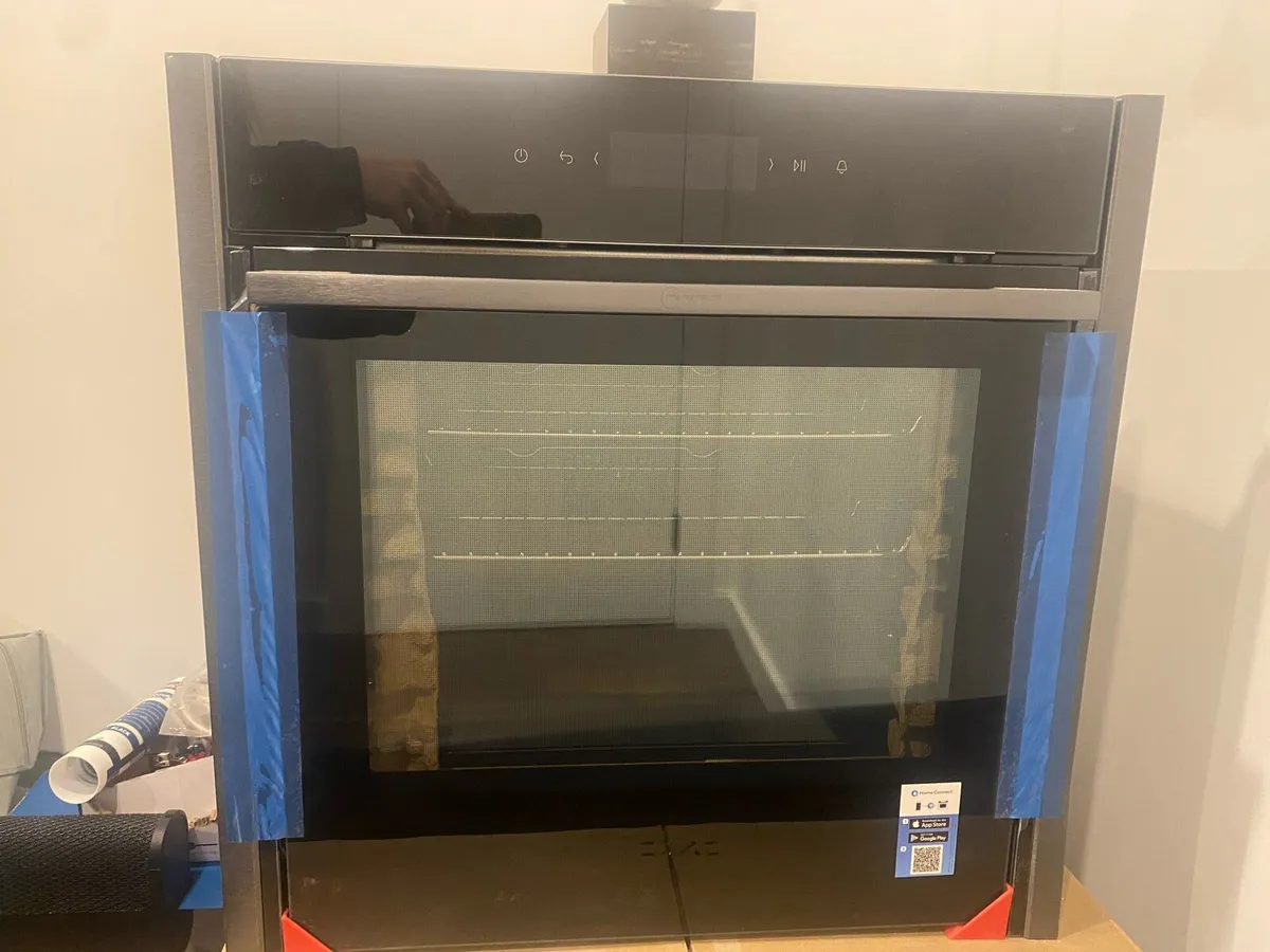 Neff N70 Hide and Slide Single Oven - Image 1