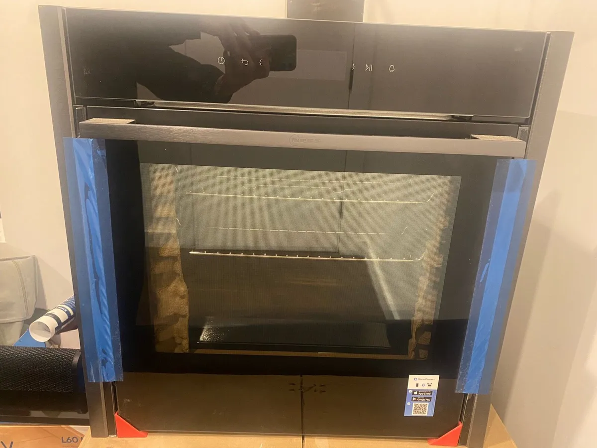 Neff N70 Hide and Slide Single Oven - Image 2