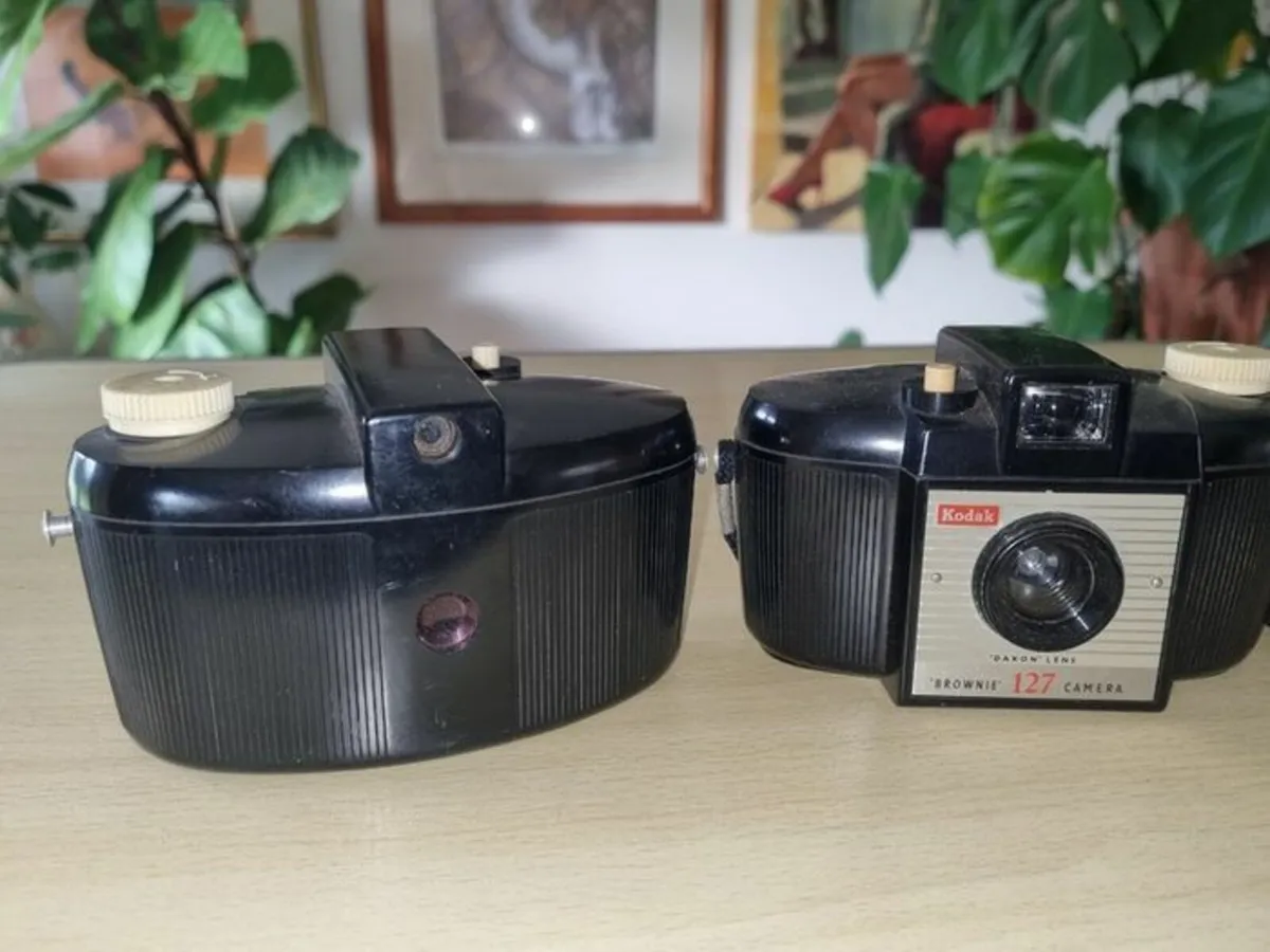 2 x Vintage Kodak Browni 127 camera - Image 2