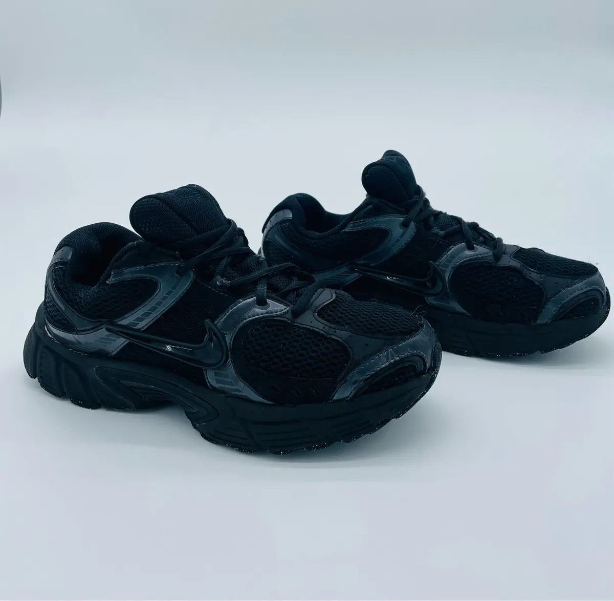 Nike V5 Rnr Shoes  Uk 9 - Image 3