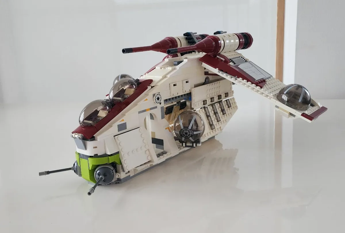 Lego 75021 Republic Gunship - Image 2