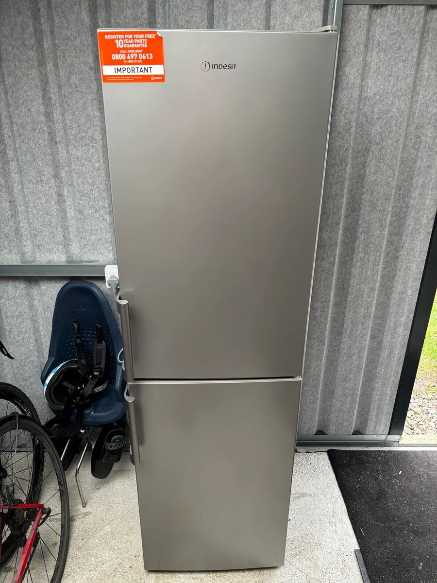 Indesit fridge freezer 50/50 - Image 1