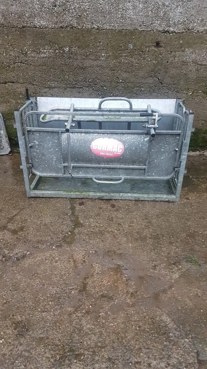 Cormac sheep turn over crate - Image 1