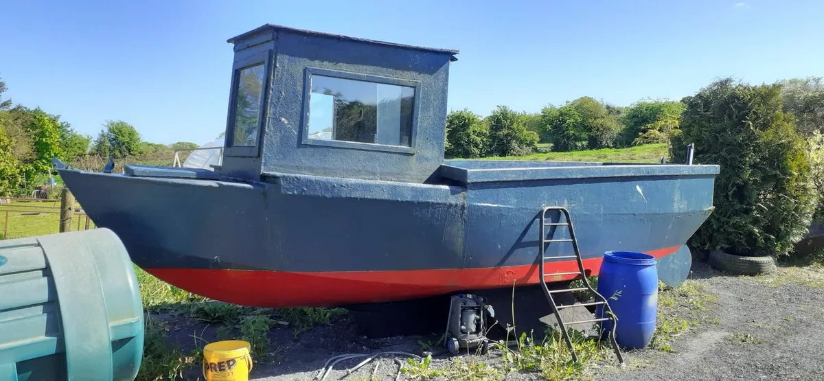 Boat with built-in engine - nice project
