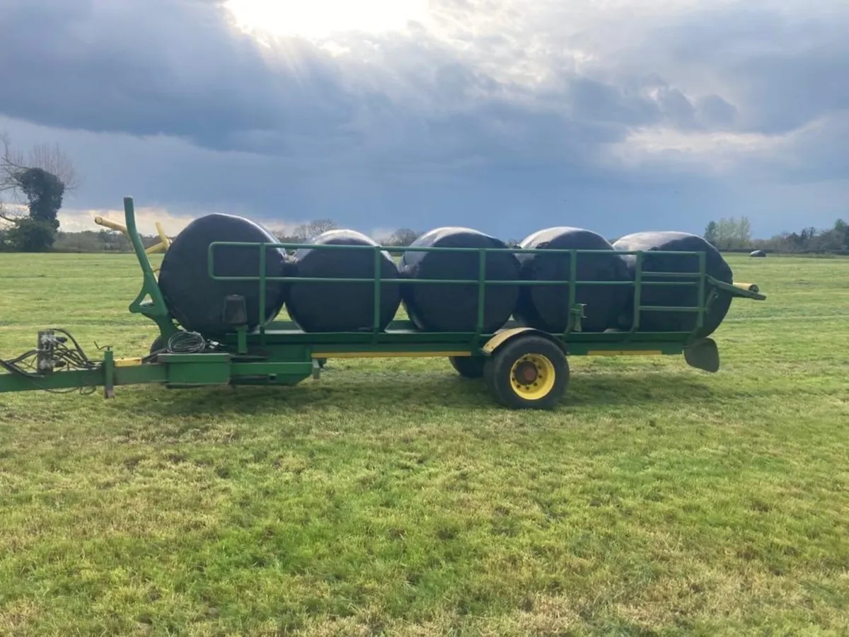 Bale carrier - Image 3