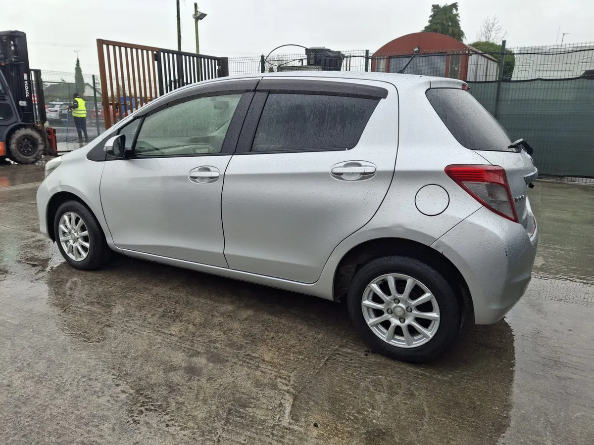 2014 Toyota Vitz  Automatic - Image 4