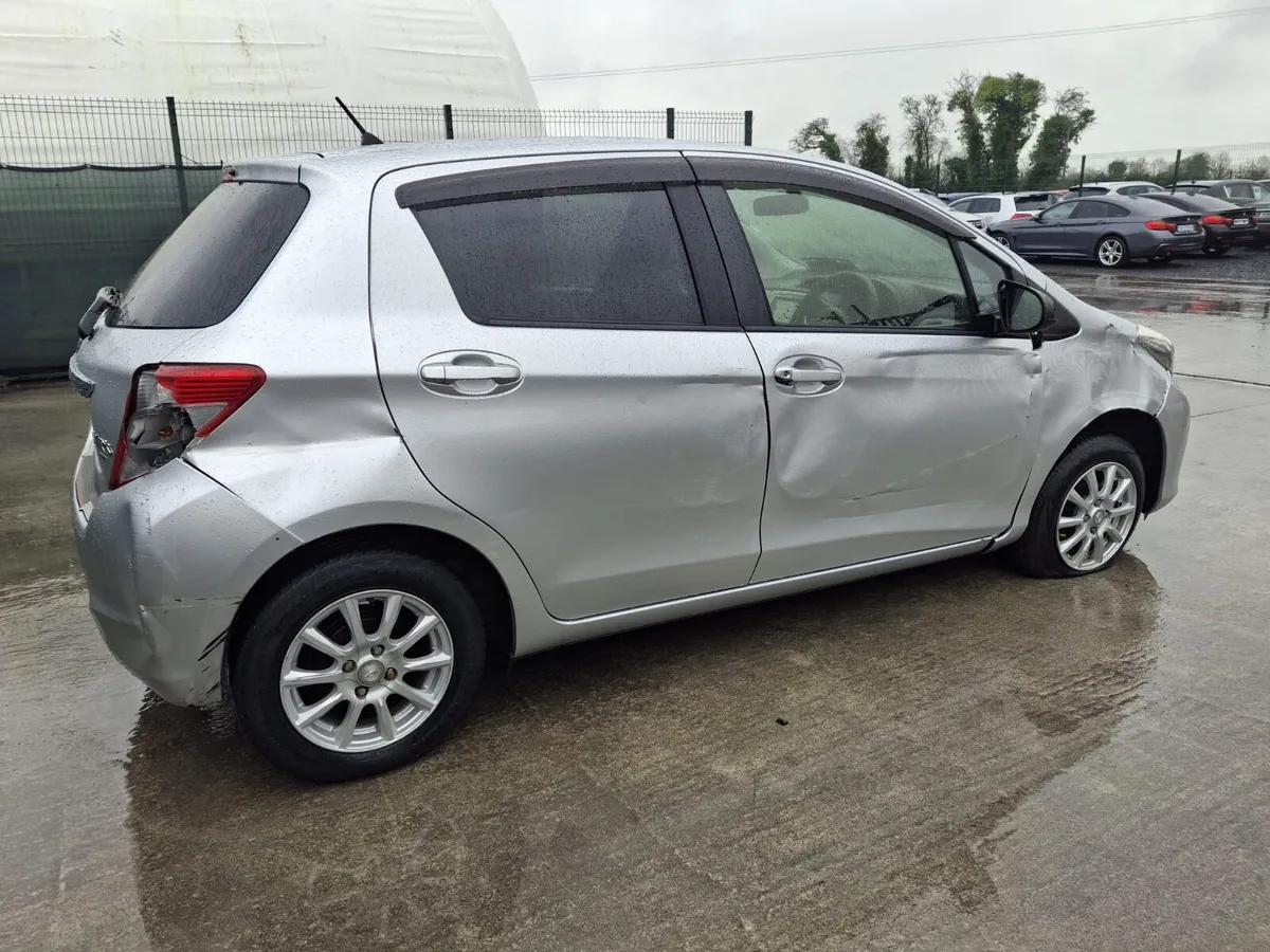 2014 Toyota Vitz  Automatic - Image 3