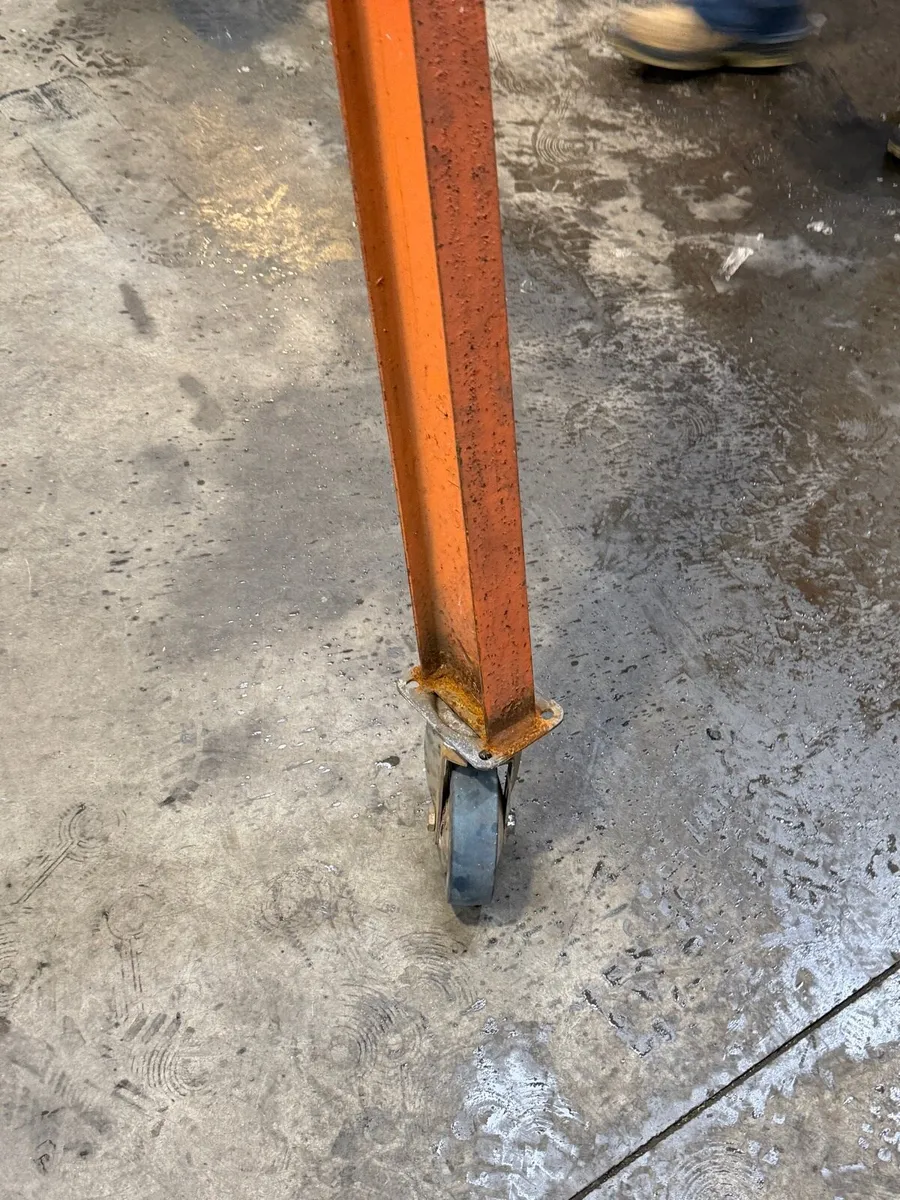 Heavy Duty Steel Hoist Frame with Pulley - Image 3