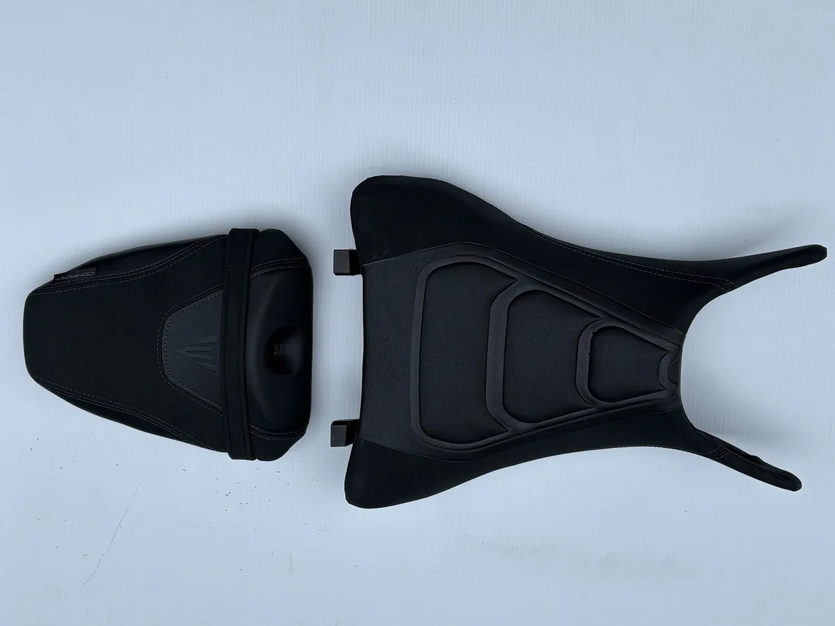 MT09 Comfort Seats - Image 1