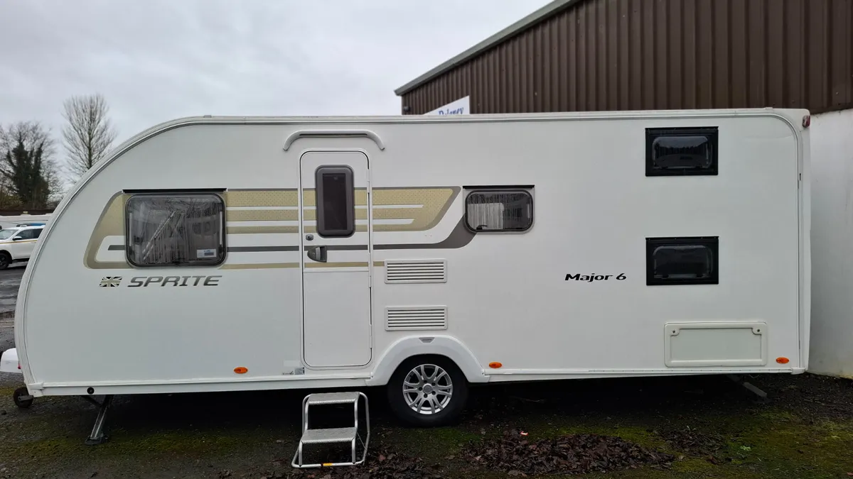 Swift Sprite Major 6 Berth Caravan - Image 4