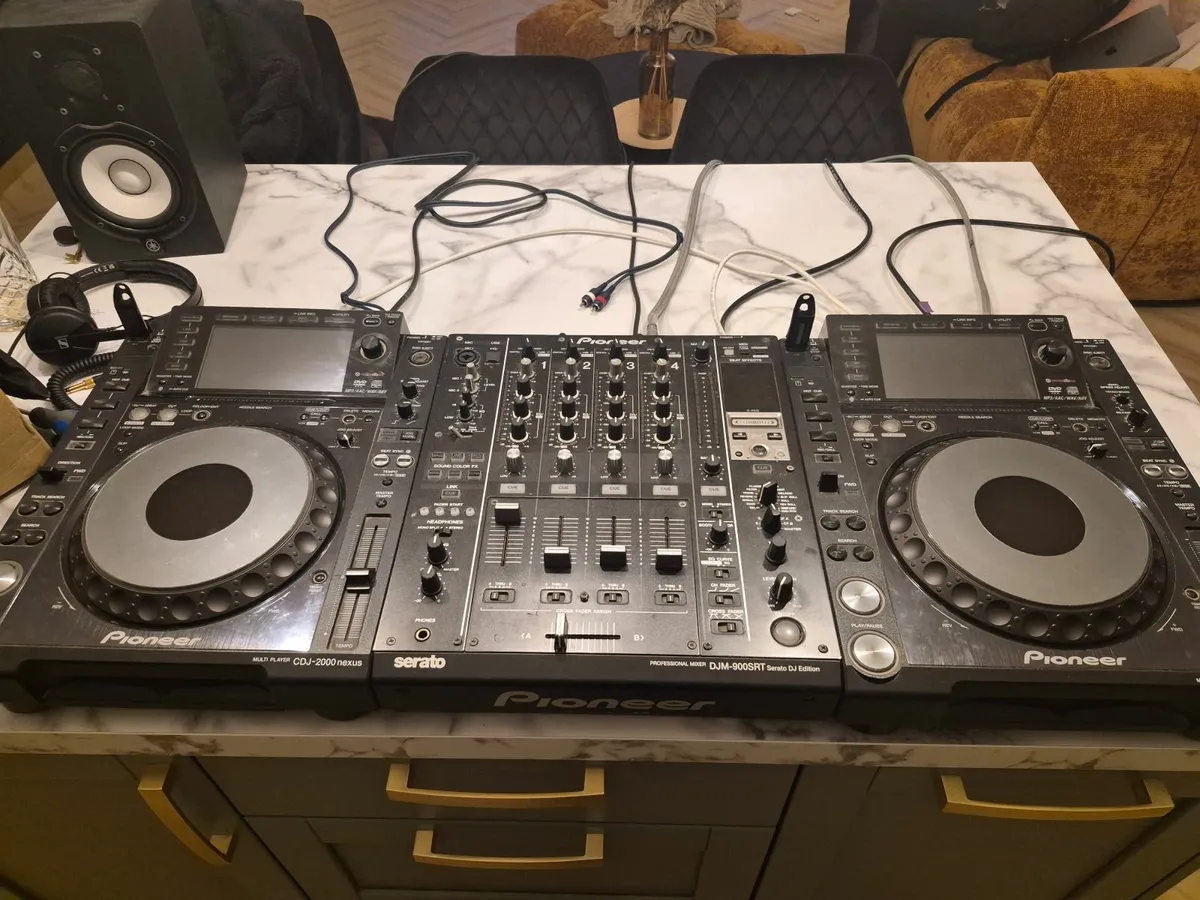 CDJ 2000 nexus, DJM900 & Custom Stand - Image 3