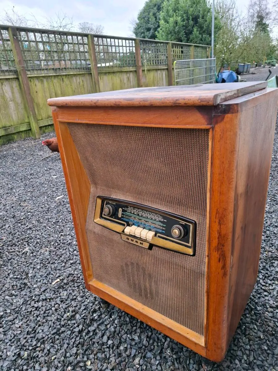 Vintage Radiogram/Oak Dresser/Filing Cabinet - Image 2