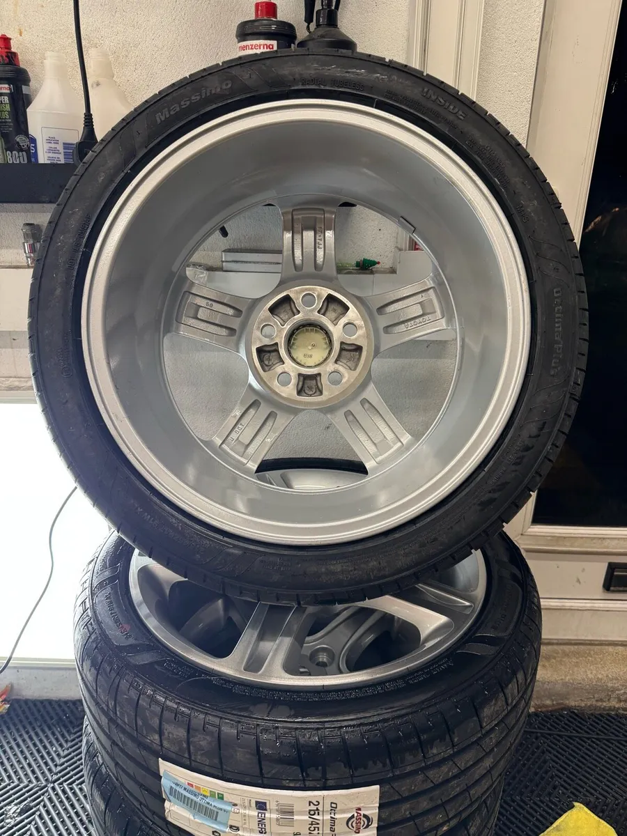 Lexus IS200 Sports (FULLY REFURBISHED) - Image 4