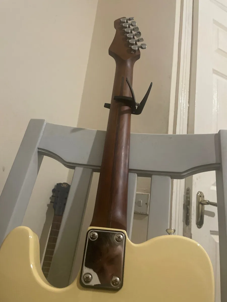 Electric guitar - Image 3