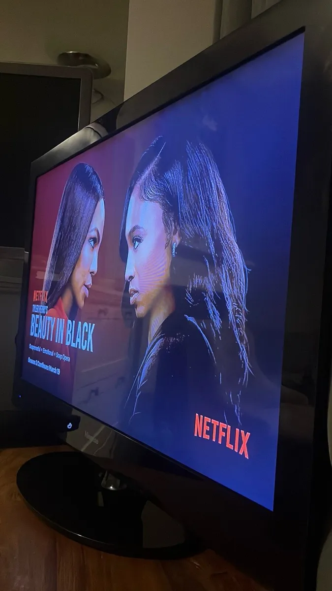 Hisense 40” LED TV HDMI x3, USB Media Player - Image 1