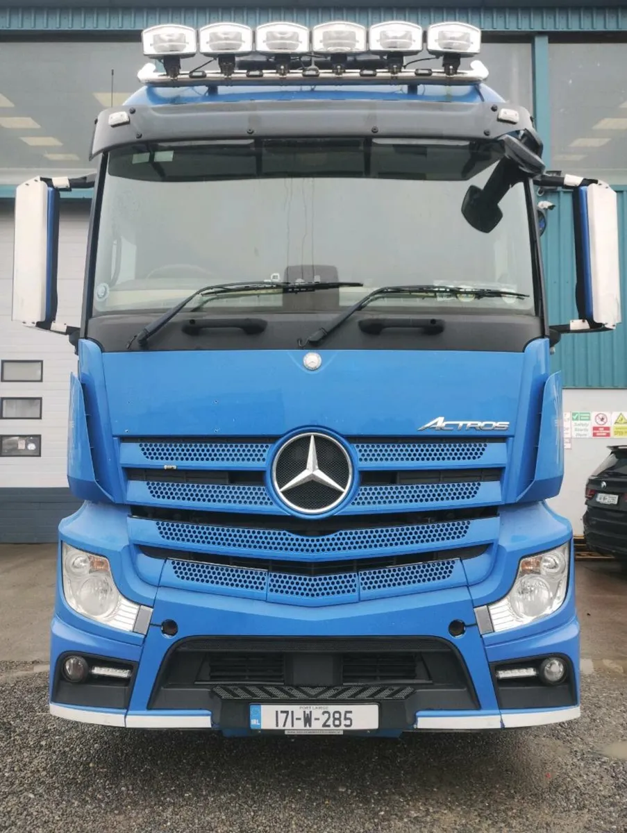 Mercedes Actros - Image 2