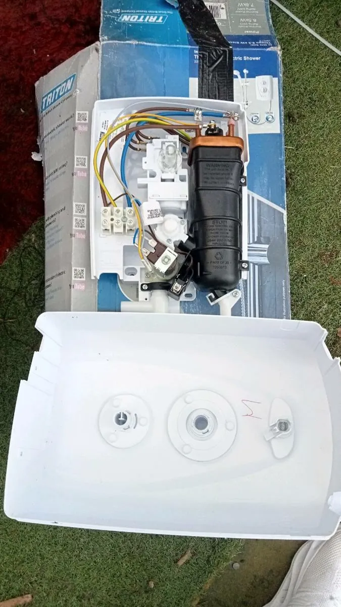 Triton electric shower - Image 2