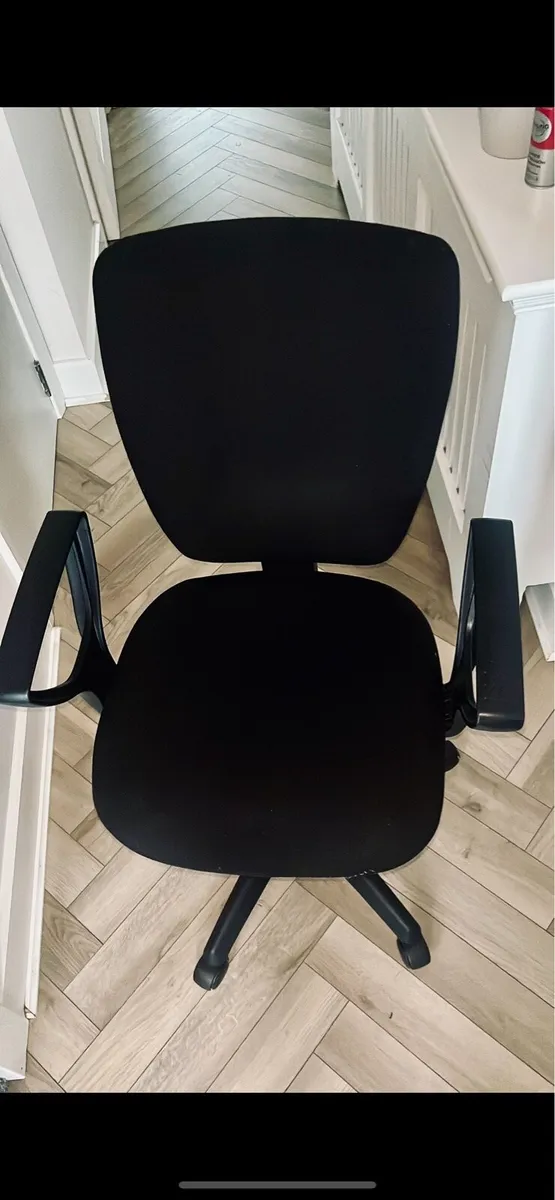 Office Chairs - Image 4