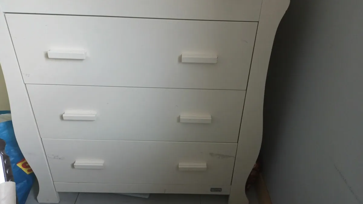 Baby changing table free - Image 1