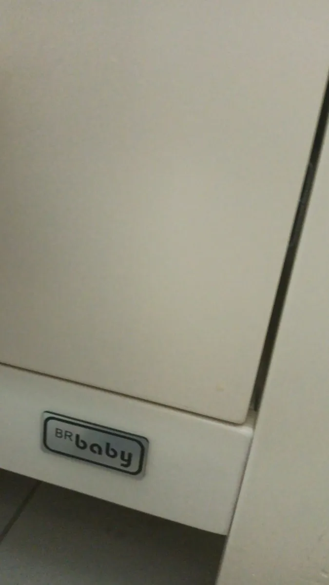 Baby changing table free - Image 2