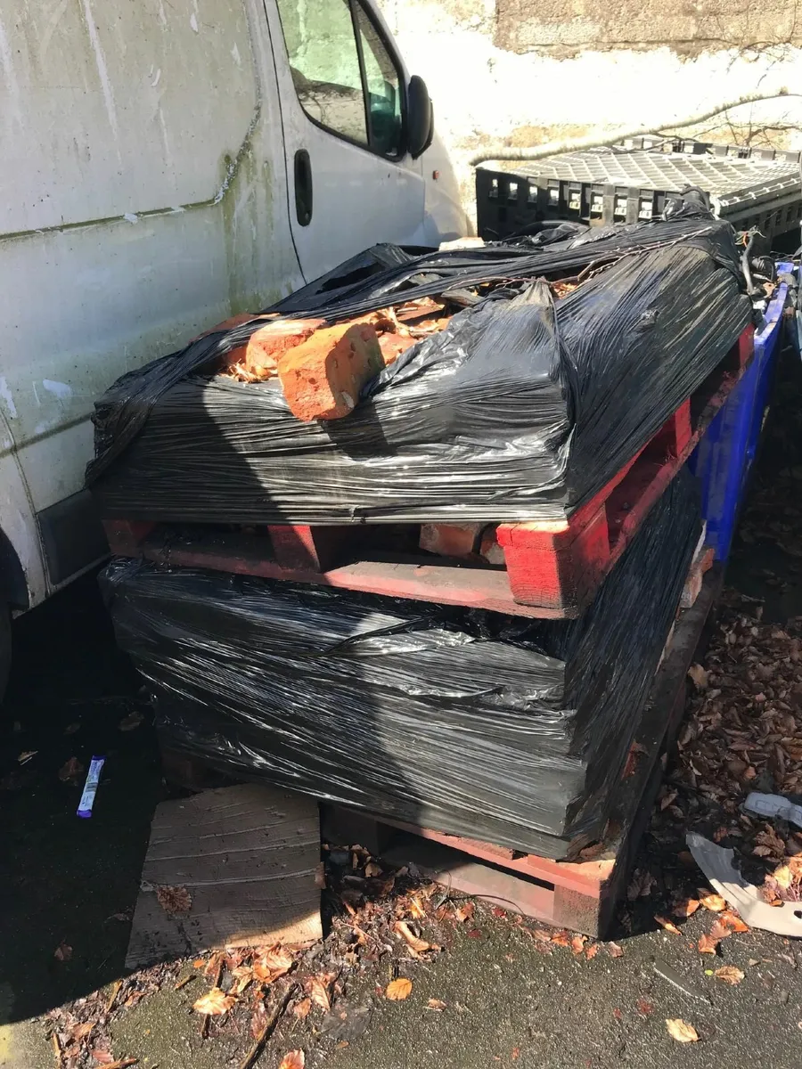 OLD RED BRICK - Image 2