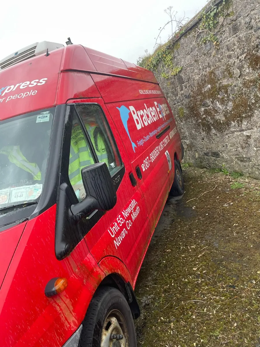 Bracken express couriers ...furniture removels - Image 1