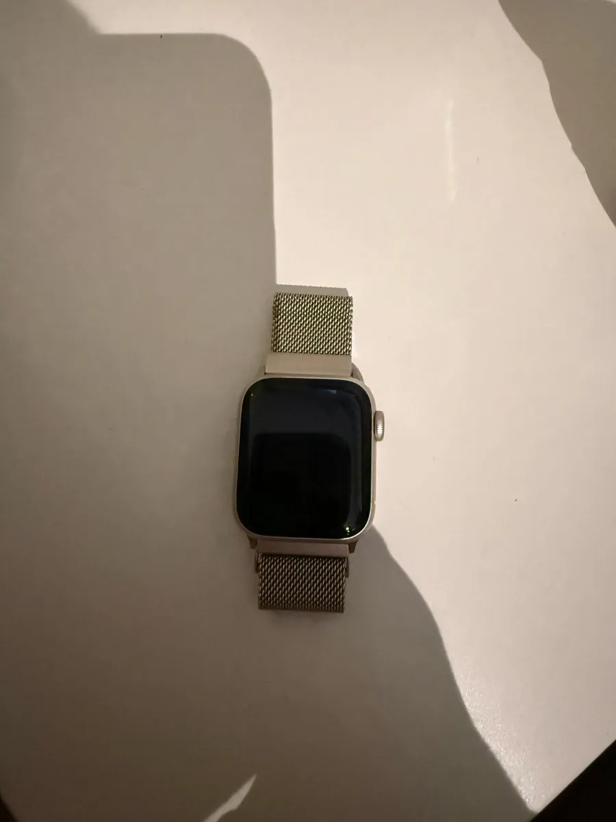 Apple Watch SE 40mm - Image 2