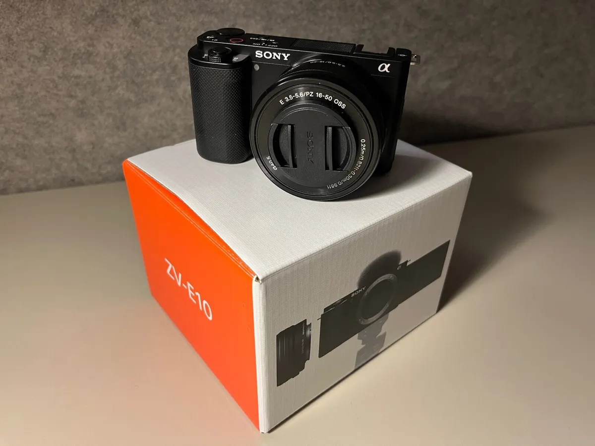 Sony zv-e10 Digital video and stills camera - Image 1