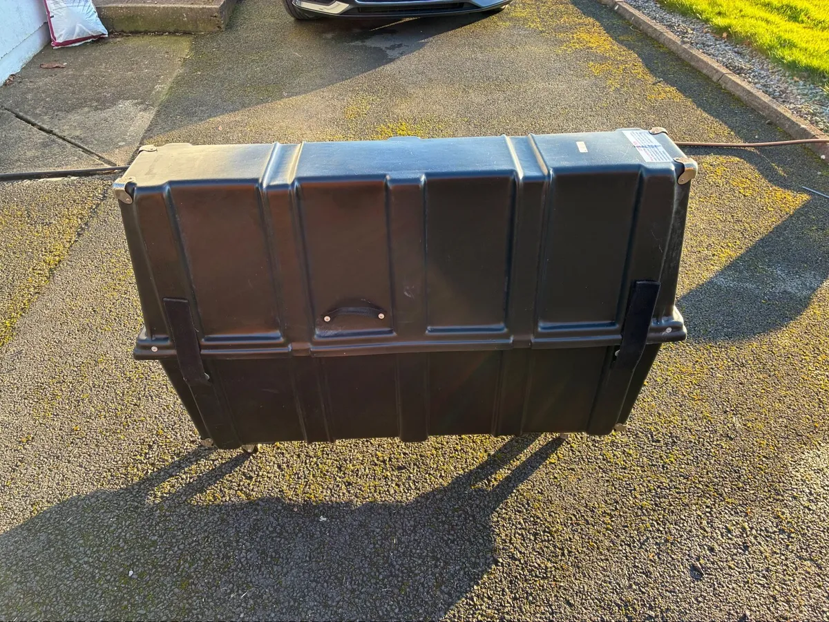Bike box - Image 1