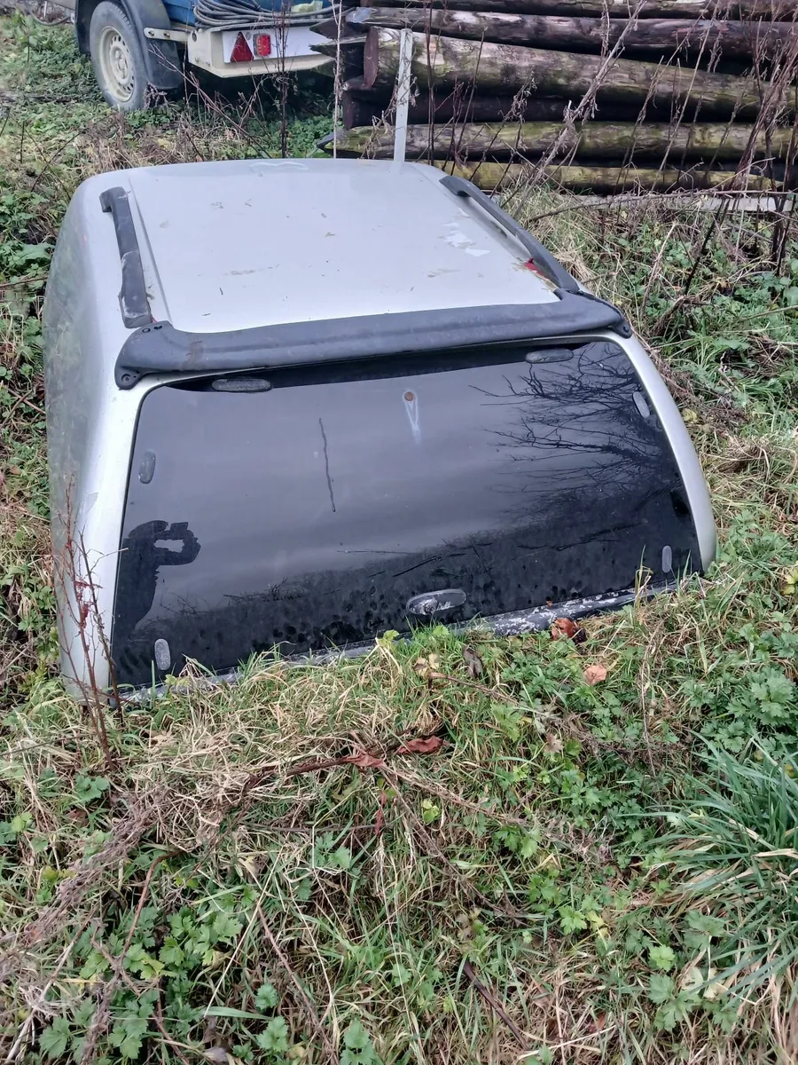 Toyota hilux canopy - Image 1