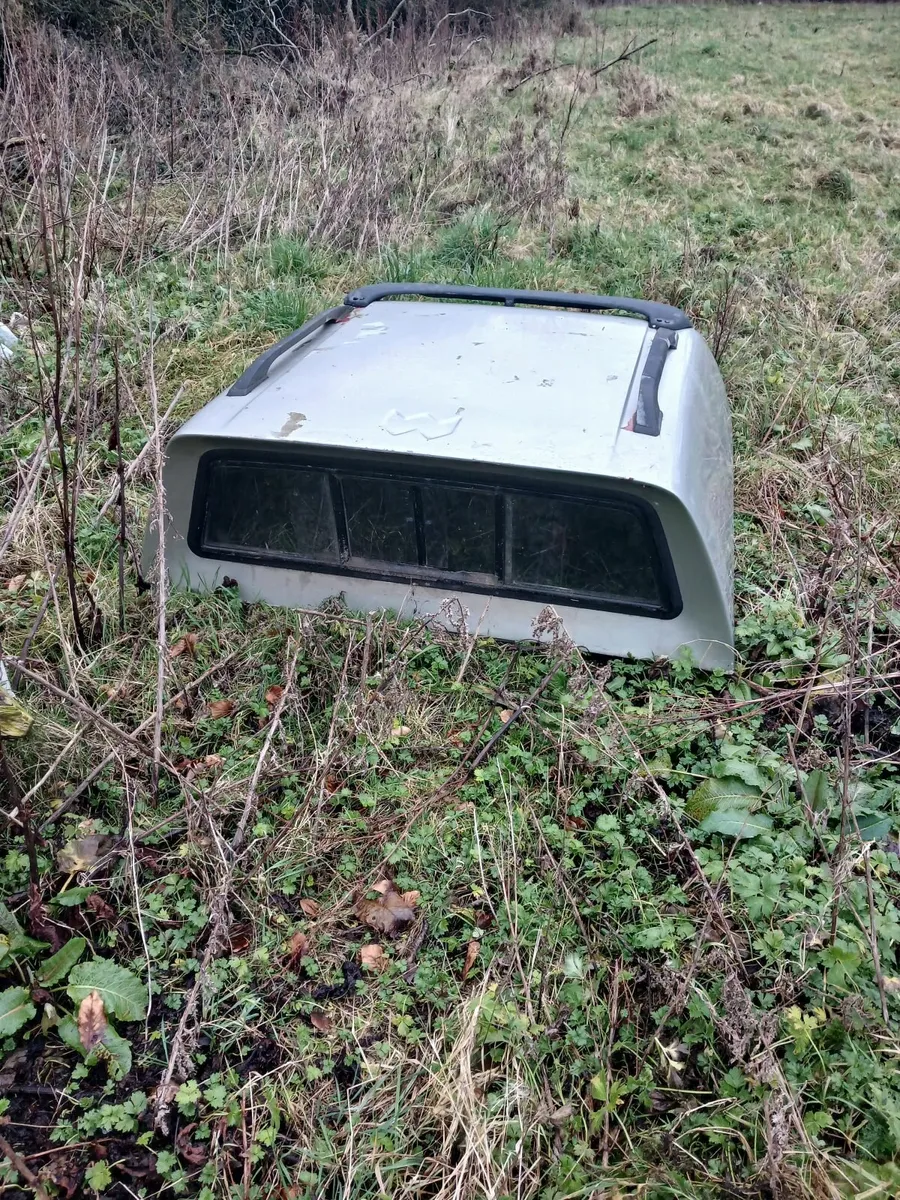 Toyota hilux canopy - Image 3