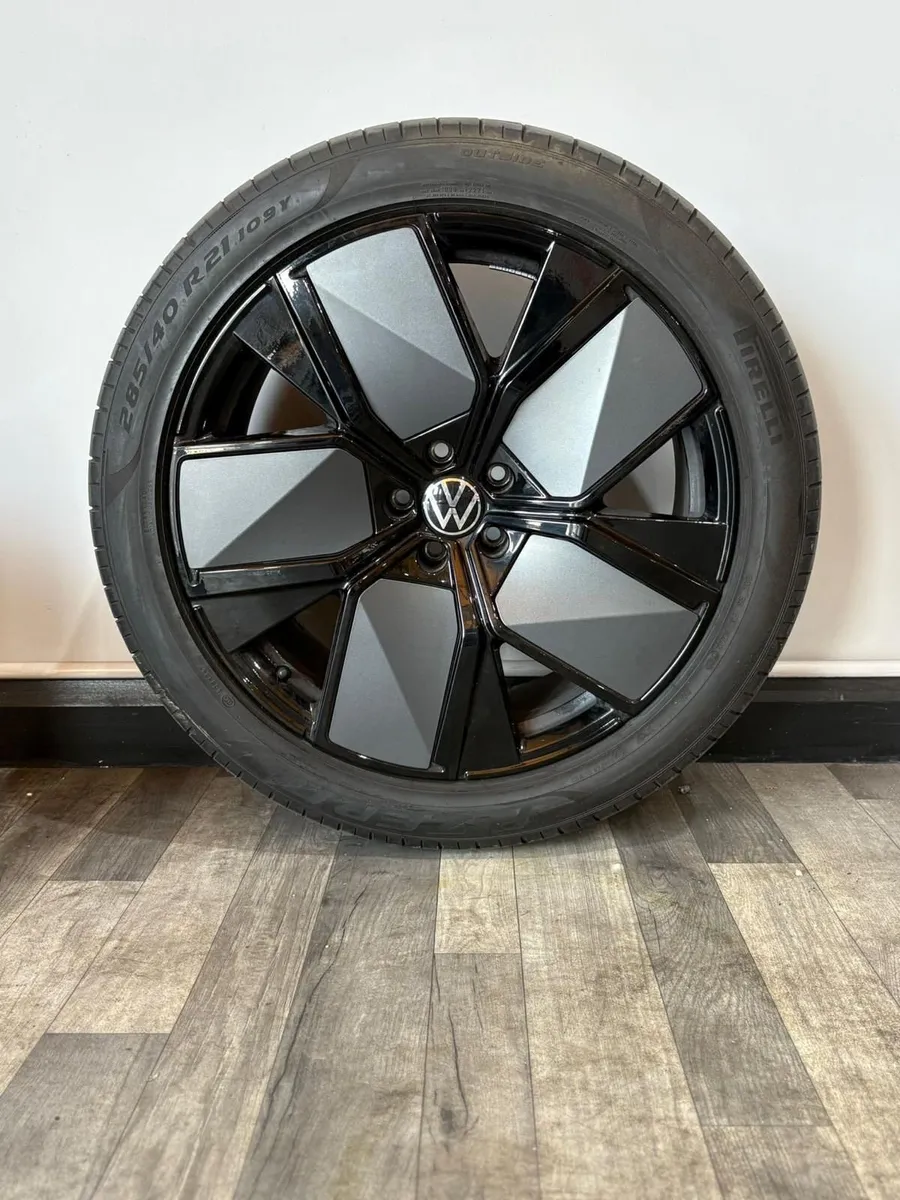 21’ GENUINE VW TOUAREG ALLOYS & TYRES - Image 4