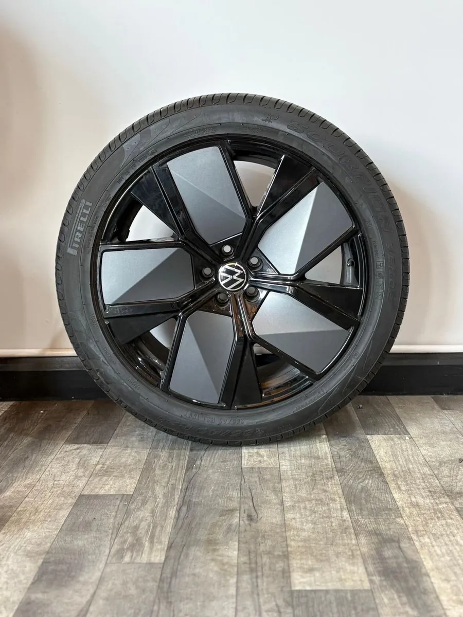 21’ GENUINE VW TOUAREG ALLOYS & TYRES - Image 3