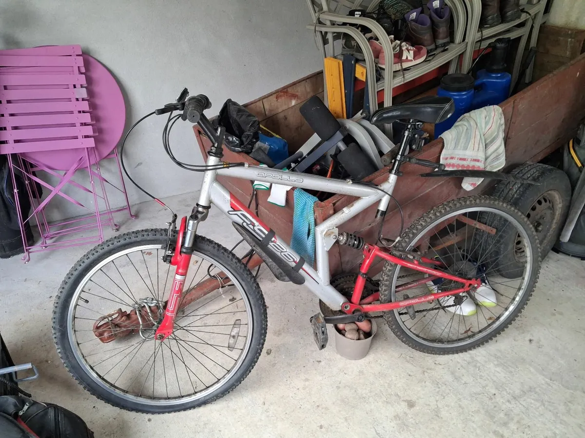 Teenagers bicycle - Image 1