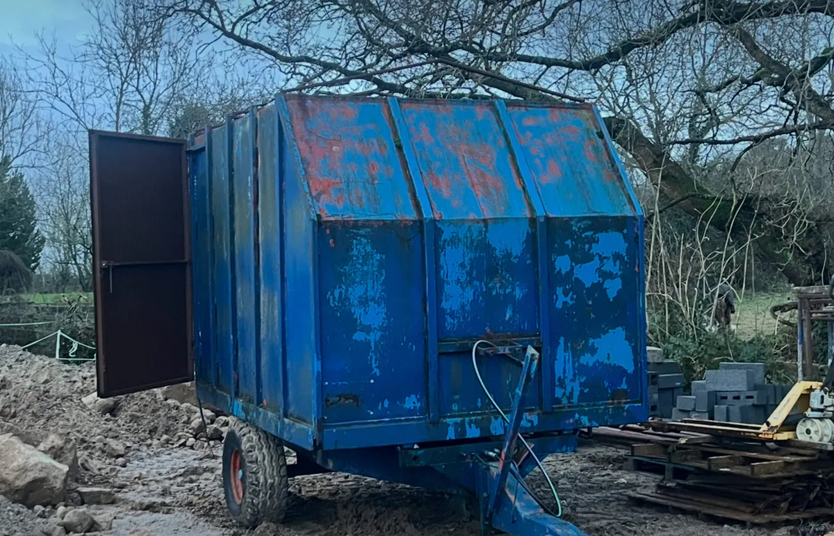 Dung Trailer /Box Trailer - Image 1