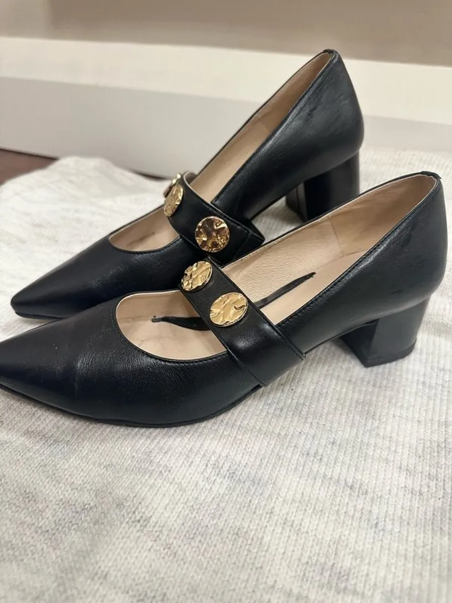 Shoes Boots and Sandals - Image 2