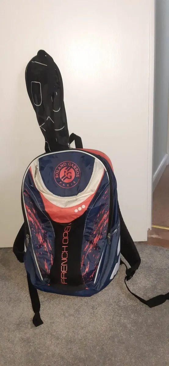 Tennis racket, cover and backpack - Image 2