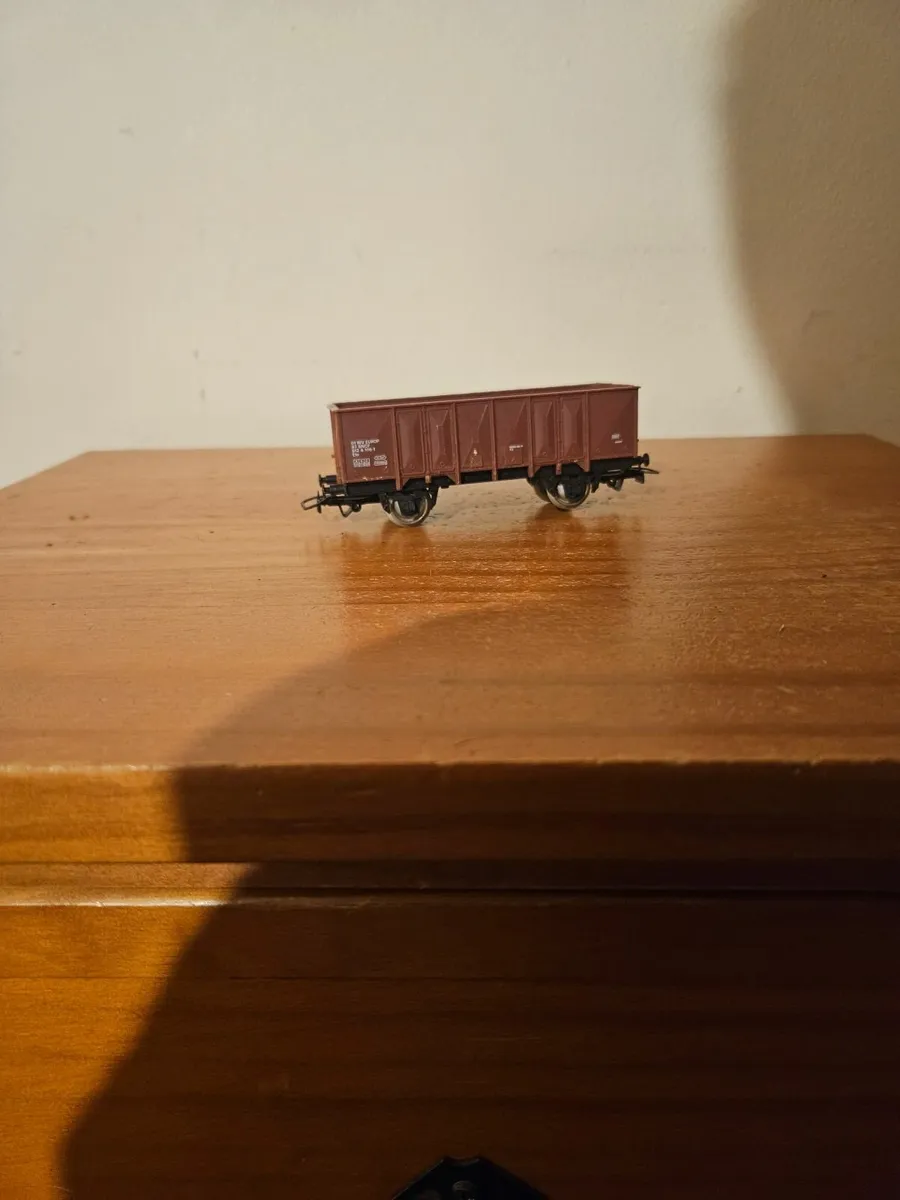 Hornby Lima OO Gauge Wagon - Image 1