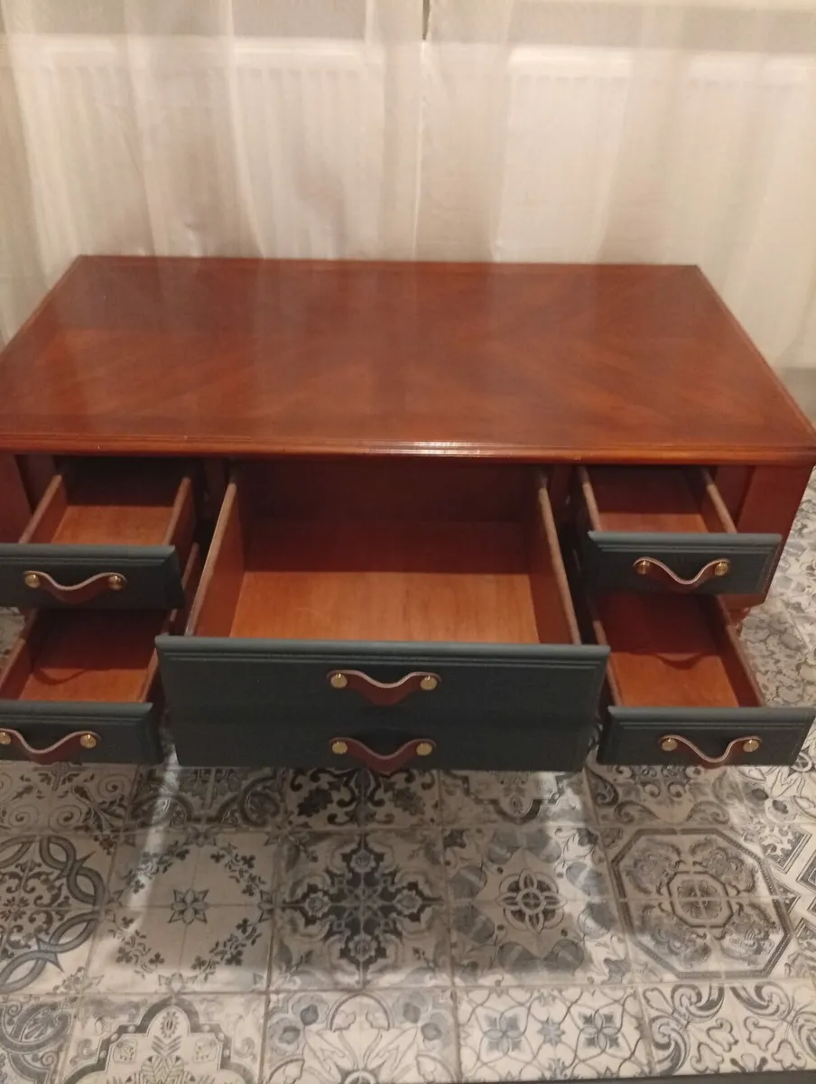 Solid coffee table - Image 2