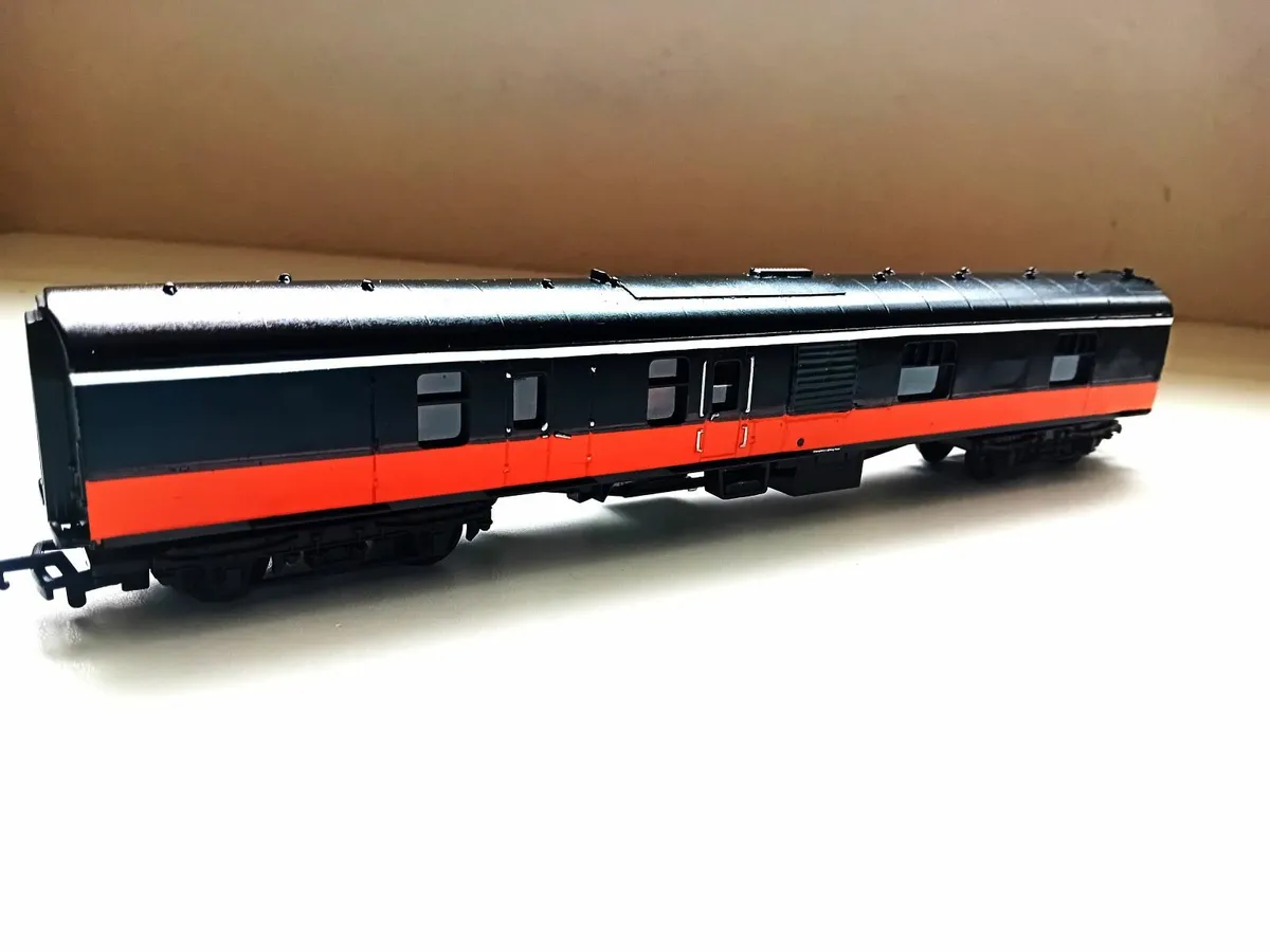 MODEL RAILWAY  IRISH MK 1 GENERATER  VAN - Image 4