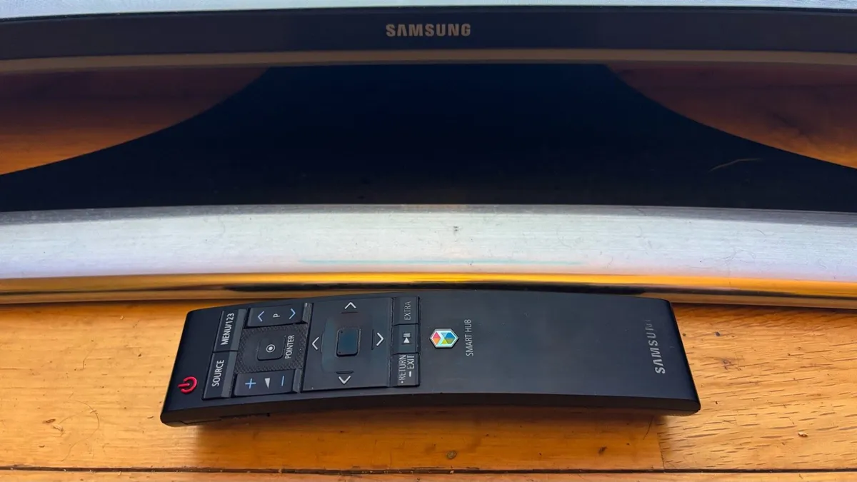 48” Samsung 4K Curved Smart TV - Image 4