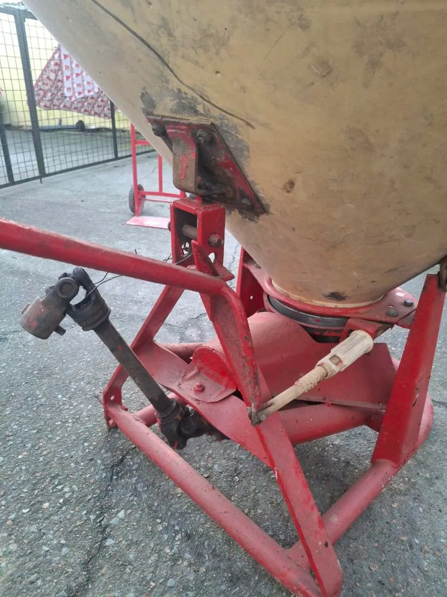 Vicon spreader - Image 2