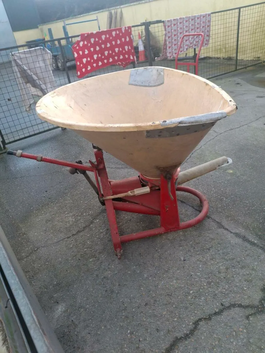 Vicon spreader - Image 3