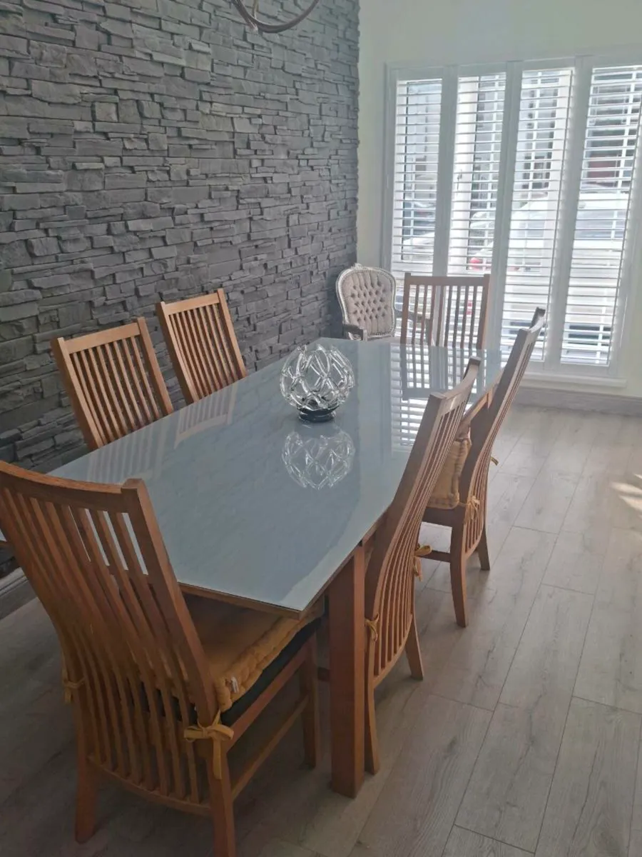 Dining table - Image 2