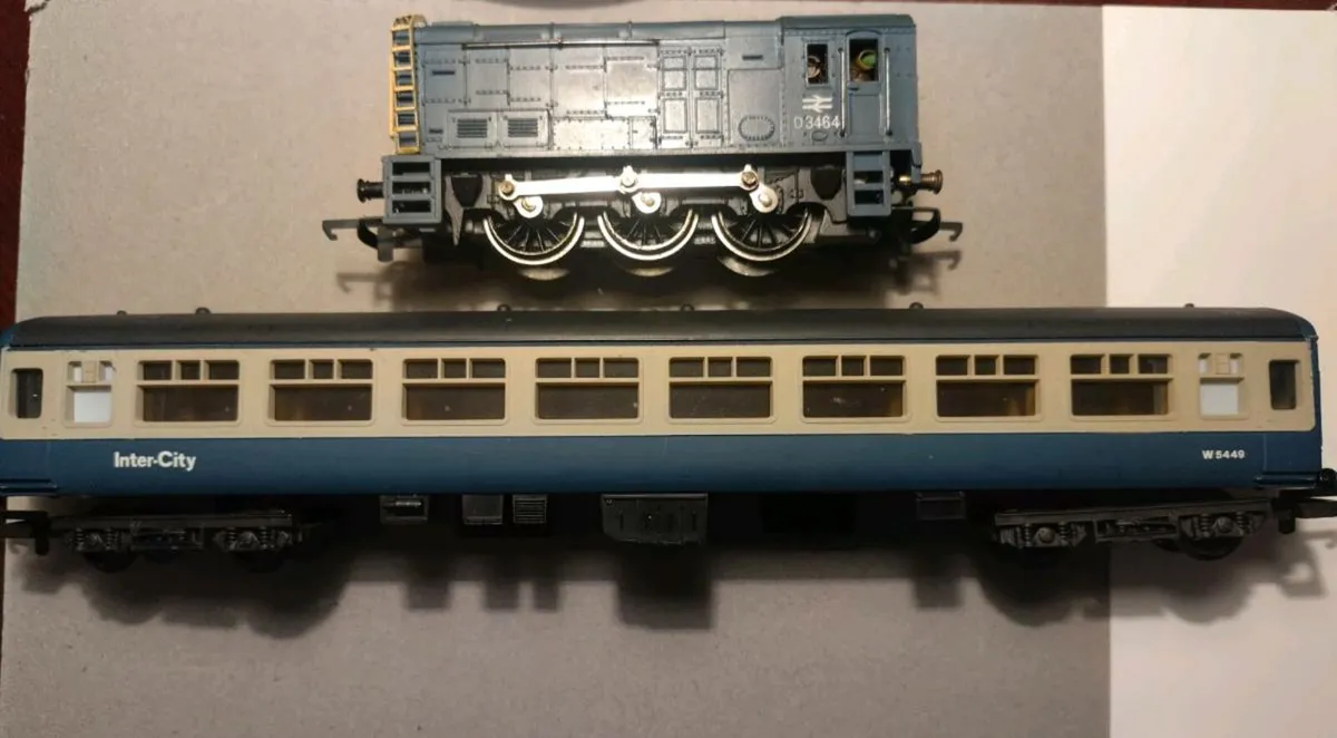 Wrenn 08 Shunter + Lima Mk 2 TSO 2ndOpen Carraige - Image 1