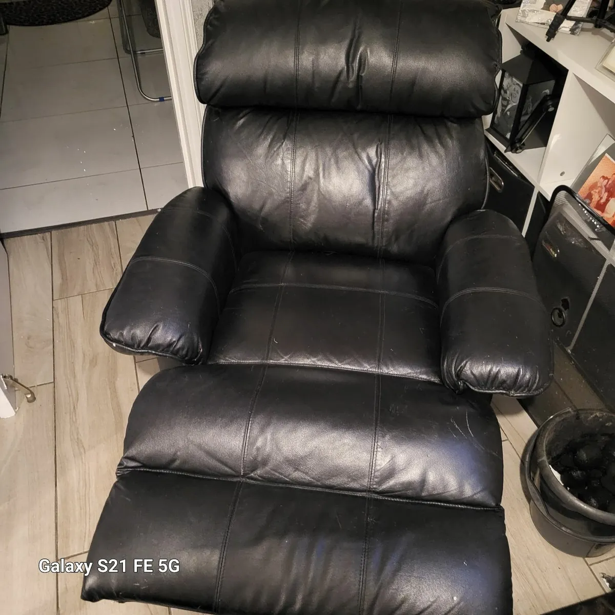 Leather Suite DFS - Image 2