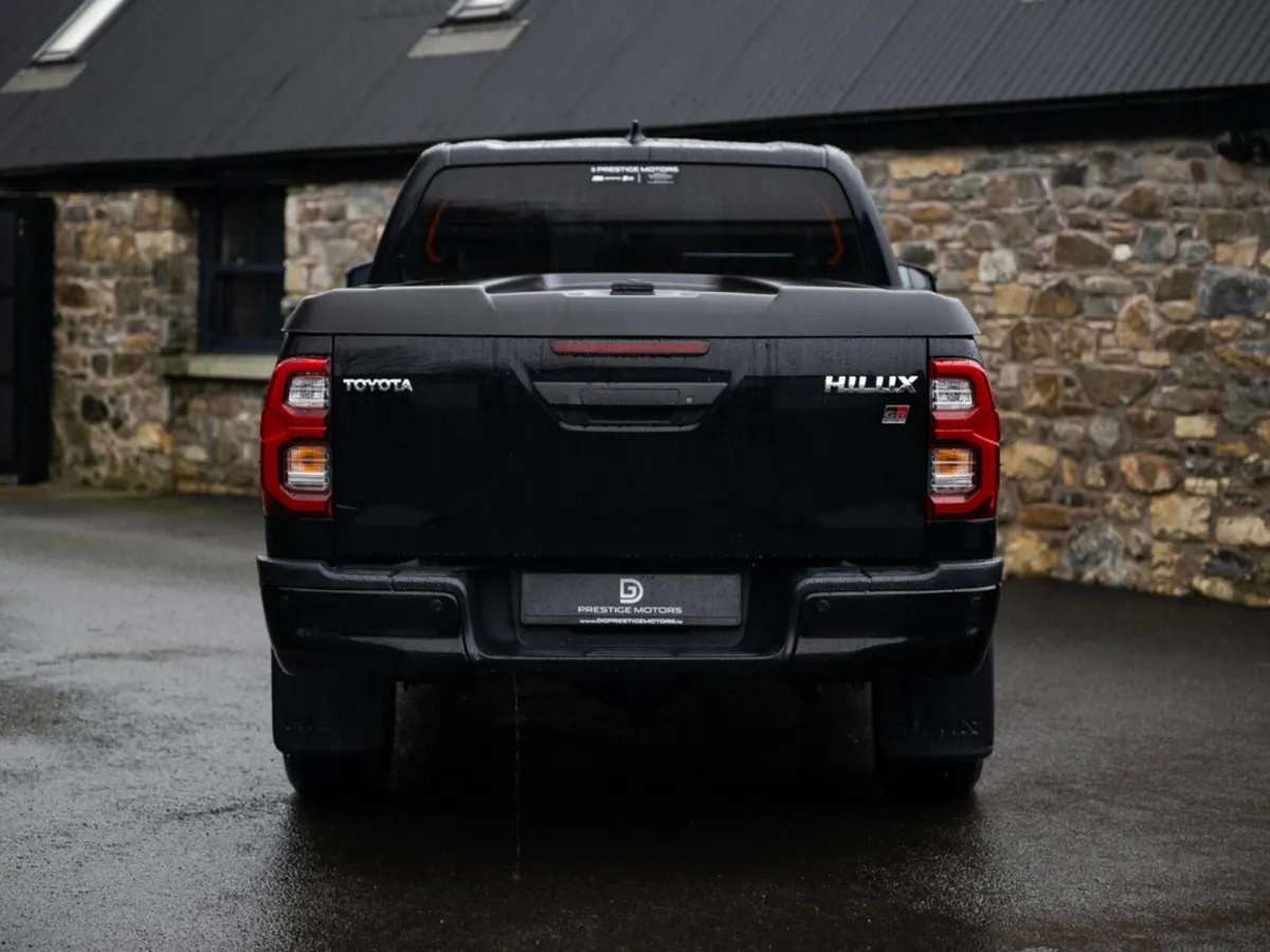 2023 TOYOTA HILUX GR SPORT 2.4D AUTO TOP SPEC - Image 3