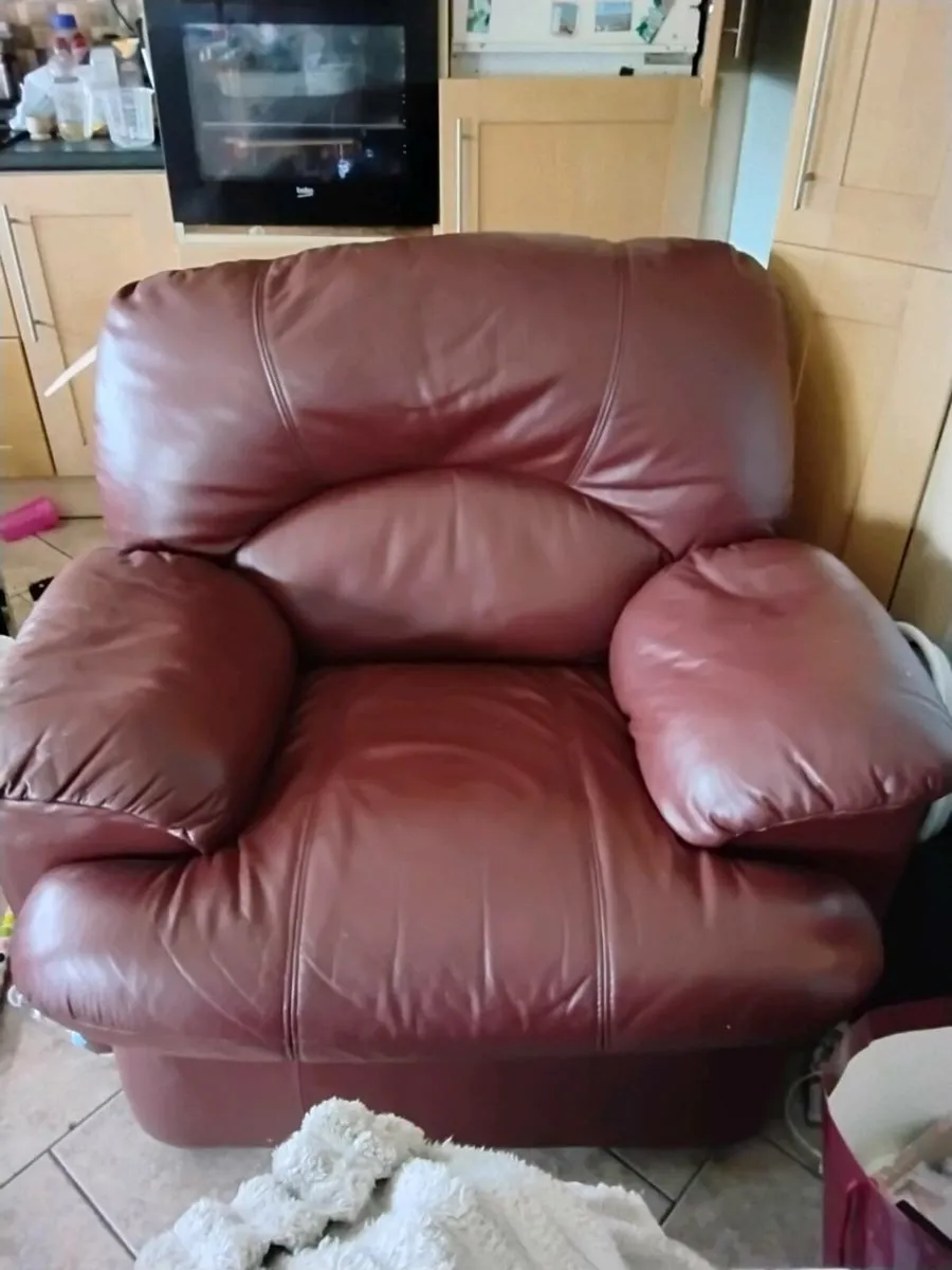 Leather chair - Image 2